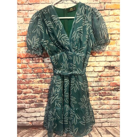 Dolce Viva collection green mini dress sheer sleeves women's size 36 - Picture 1 of 5